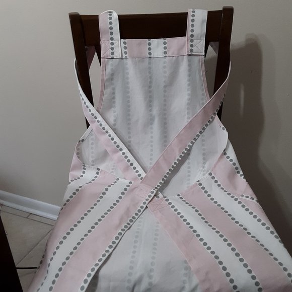 COPY - Cross Back Apron - Picture 2 of 4